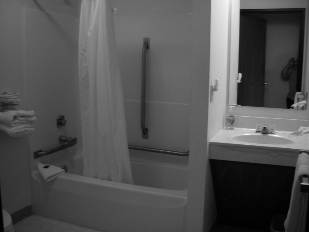 Model Towne Inn Motel Gwinn Cameră foto